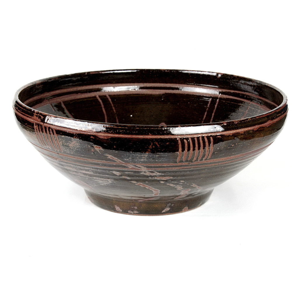 Michael Cardew large earthenware bowl with incised decoration to well and outer rim